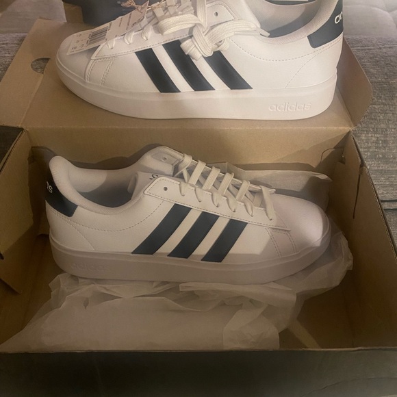 🔥 Adidas Grand Court 2.0 | White/Black | Women’s 8.5 | NIB 🔥 - Picture 1 of 5